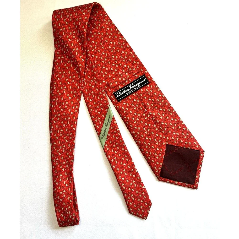 Salvatore Ferragamo Men's 100% Silk Tie Frogs with Willows Red